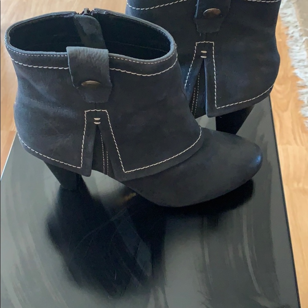 Report boots 7.5 leather